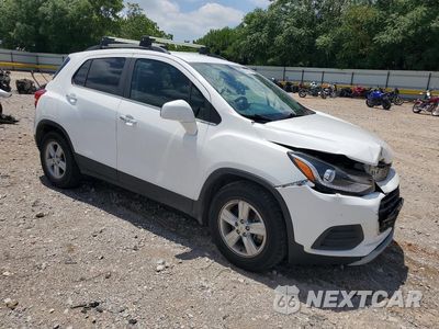 Czwarte zdjęcie samochodu z boku: 2020 CHEVROLET TRAX 1LT VIN:KL7CJLSB7LB057988 - miniatura