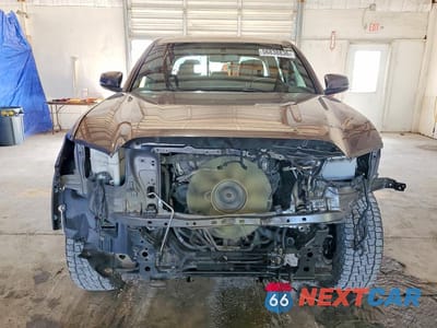 Piąte zdjęcie samochodu w środku: 2016 TOYOTA TACOMA TRD OFF-ROAD VIN:5TFCZ5AN9GX031730 - miniatura
