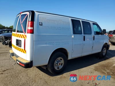 Czwarte zdjęcie samochodu z boku: 2015 GMC SAVANA G3500 VIN:1GTZ7TFG9F1112226 - miniatura