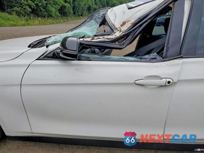 Zdjęcie 7 z 12 samochodu: 2018 BMW 330 XI VIN:WBA8D9G50JNU69894 - miniatura