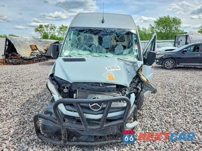Piąte zdjęcie samochodu w środku: 2017 MERCEDES-BENZ SPRINTER 3500 VIN:WD3PF4CC0HP501834 - miniatura