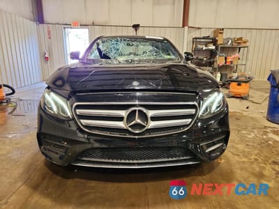 Piąte zdjęcie samochodu w środku: 2020 MERCEDES-BENZ E 350 4MATIC VIN:WDDZF8EB6LA751042 - miniatura