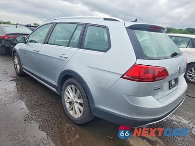 Drugie zdjęcie samochodu z przodu: 2017 VOLKSWAGEN GOLF ALLTRACK S VIN:3VWH17AU2HM527019 - miniatura