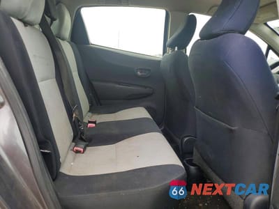 Zdjęcie 10 z 12 samochodu: 2012 TOYOTA YARIS 5-DOOR LE VIN:JTDKTUD37CD509995 - miniatura