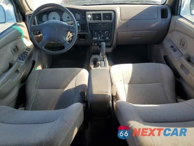 Zdjęcie 8 z 12 samochodu: 2002 TOYOTA TACOMA DOUBLE CAB PRERUNNER VIN:5TEGN92N42Z037424 - miniatura