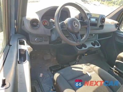 Zdjęcie 8 z 13 samochodu: 2019 MERCEDES BENZ SPRINTER 2500 DELIVERY VAN VIN:WD4PF1CDXKP121362 - miniatura