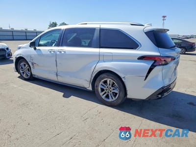Drugie zdjęcie samochodu z przodu: 2023 TOYOTA SIENNA LIMITED 7-PASSENGER VIN:5TDZRKEC9PS157450 - miniatura
