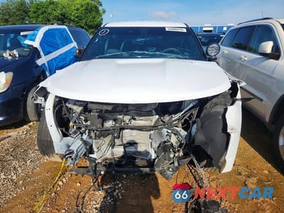 Piąte zdjęcie samochodu w środku: 2023 FORD EXPLORER POLICE INTERCEPTOR VIN:1FM5K8AB2PGC00244 - miniatura