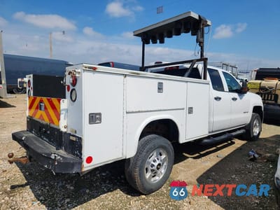 Trzecie zdjęcie samochodu z tyłu: 2019 CHEVROLET SILVERADO 2500 UTILITY / SERVICE TRUCK VIN:2GC2CREG5K1119468 - miniatura
