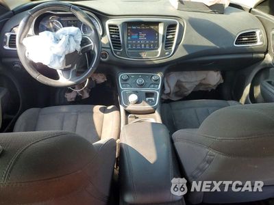 Zdjęcie 8 z 12 samochodu: 2016 CHRYSLER 200 LIMITED VIN:1C3CCCAB1GN128903 - miniatura