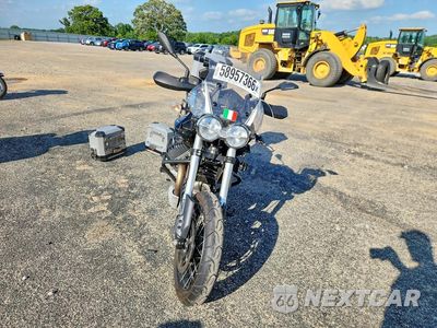 Drugie zdjęcie samochodu z przodu: 2022 MOTO GUZZI V85 TT GUARDIA D'ONORE VIN:ZGUKYUE03NM000007 - miniatura