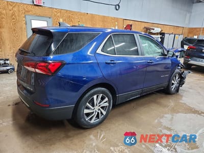 Trzecie zdjęcie samochodu z tyłu: 2023 CHEVROLET EQUINOX LT VIN:3GNAXUEG0PL195163 - miniatura