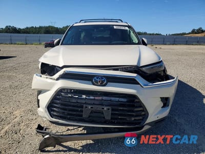 Piąte zdjęcie samochodu w środku: 2024 TOYOTA GRAND HIGHLANDER PLATINUM VIN:5TDAAAB57RS010325 - miniatura
