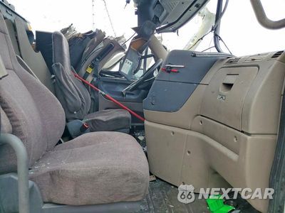 Piąte zdjęcie samochodu w środku: 2017 FREIGHTLINER CASCADIA 125