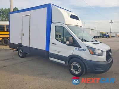 Czwarte zdjęcie samochodu z boku: 2023 FORD TRANSIT DELIVERY TRUCK VIN:1FDBW5ZG2PKA11015 - miniatura