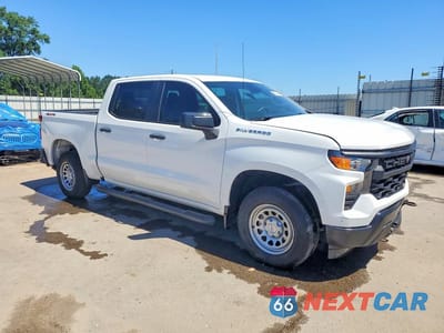 Czwarte zdjęcie samochodu z boku: 2023 CHEVROLET SILVERADO K1500 VIN:1GCPDAEK2PZ217462 - miniatura