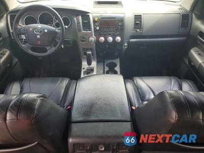 Zdjęcie 8 z 12 samochodu: 2013 TOYOTA TUNDRA CREWMAX SR5 VIN:5TFDW5F13DX283844 - miniatura