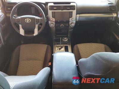 Zdjęcie 8 z 13 samochodu: 2021 TOYOTA 4RUNNER SR5 VIN:JTEMU5JRXM5940066 - miniatura