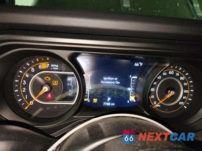 Zdjęcie 9 z 13 samochodu: 2026 JEEP WRANGLER SAHARA VIN:1C4PJXEN5TW235083 - miniatura