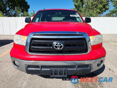 Piąte zdjęcie samochodu w środku: 2012 TOYOTA TUNDRA DOUBLE CAB SR5 VIN:5TFUW5F1XCX236552 - miniatura
