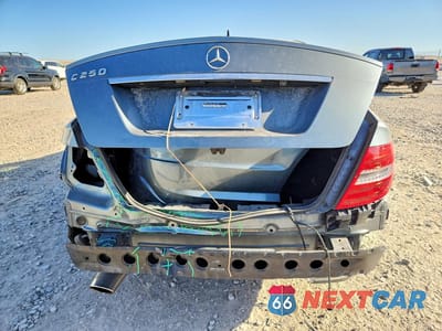 Zdjęcie 6 z 12 samochodu: 2012 MERCEDES-BENZ C 250 VIN:WDDGF4HBXCA607330 - miniatura