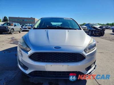 Piąte zdjęcie samochodu w środku: 2018 FORD FOCUS SEL VIN:1FADP3M21JL211708 - miniatura