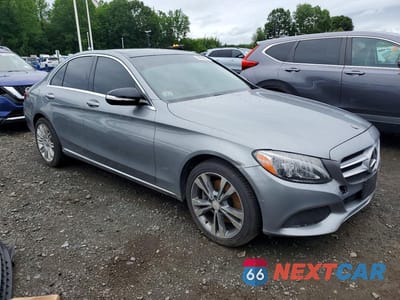 Czwarte zdjęcie samochodu z boku: 2015 MERCEDES-BENZ C 300 4MATIC VIN:55SWF4KB7FU005347 - miniatura