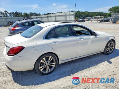 Trzecie zdjęcie samochodu z tyłu: 2019 MERCEDES-BENZ C 300 VIN:55SWF8DB1KU313810 - miniatura