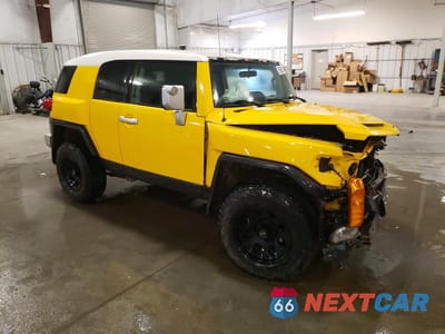 Czwarte zdjęcie samochodu z boku: 2007 TOYOTA FJ CRUISER BASE VIN:JTEBU11F270033206 - miniatura