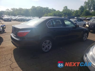 Trzecie zdjęcie samochodu z tyłu: 2010 BMW 528 XI VIN:WBANV1C58AC445121 - miniatura