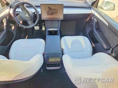 Zdjęcie 8 z 13 samochodu: 2024 TESLA MODEL Y VIN:7SAYGDEF7RA265466 - miniatura