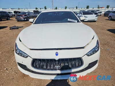 Piąte zdjęcie samochodu w środku: 2017 MASERATI GHIBLI S VIN:ZAM57RTA3H1237139 - miniatura