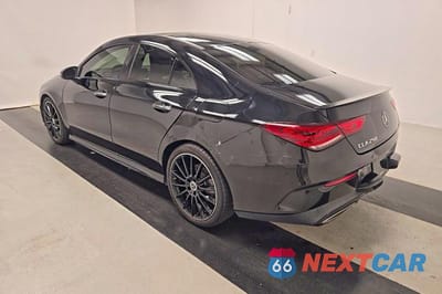 Trzecie zdjęcie samochodu z tyłu: 2023 MERCEDES-BENZ CLA 250 VIN:W1K5J4GB4PN373112 - miniatura
