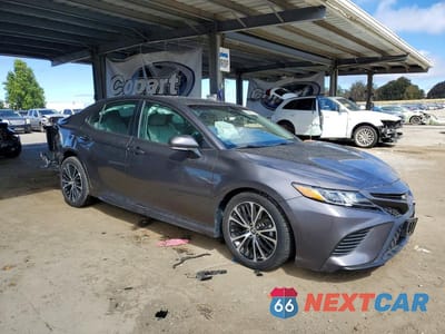 Czwarte zdjęcie samochodu z boku: 2018 TOYOTA CAMRY SE VIN:4T1B11HK2JU157892 - miniatura