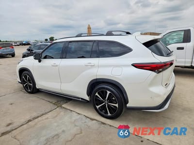 Drugie zdjęcie samochodu z przodu: 2021 TOYOTA HIGHLANDER XSE VIN:5TDLZRAH1MS065440 - miniatura