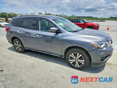 Czwarte zdjęcie samochodu z boku: 2018 NISSAN PATHFINDER SV VIN:5N1DR2MM0JC663273 - miniatura