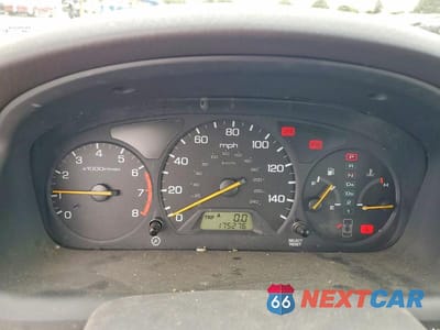 Zdjęcie 9 z 12 samochodu: 2002 HONDA ACCORD EX VIN:1HGCG16502A023052 - miniatura