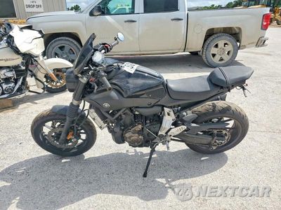 Trzecie zdjęcie samochodu z tyłu: 2016 YAMAHA FZ07 VIN:JYARM06E2GA009250 - miniatura