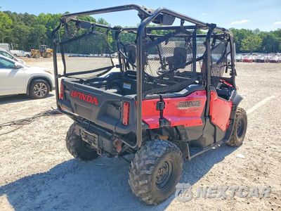 Czwarte zdjęcie samochodu z boku: 2016 HONDA SXS1000S UTILITY VEHICLE VIN:1HFVE040XG4003840 - miniatura