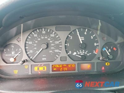 Zdjęcie 9 z 13 samochodu: 2005 BMW 325 I VIN:WBAEV33425KW15911 - miniatura