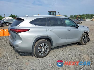 Trzecie zdjęcie samochodu z tyłu: 2023 TOYOTA HIGHLANDER XLE VIN:5TDKDRBH2PS045307 - miniatura