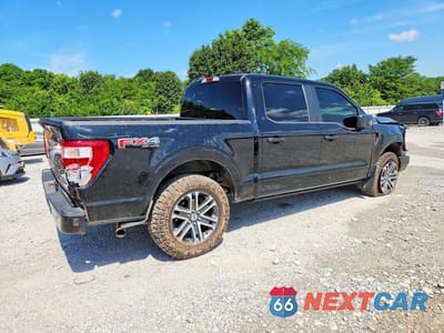 Trzecie zdjęcie samochodu z tyłu: 2023 FORD F150 SUPERCREW VIN:1FTFW1E55PKF61988 - miniatura