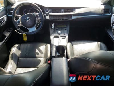 Zdjęcie 8 z 12 samochodu: 2013 LEXUS CT 200 VIN:JTHKD5BH4D2129347 - miniatura