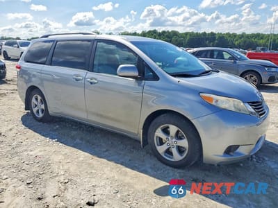 Czwarte zdjęcie samochodu z boku: 2011 TOYOTA SIENNA LE VIN:5TDKK3DC0BS154345 - miniatura