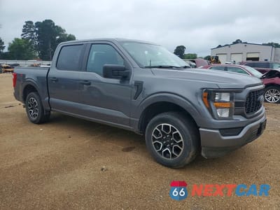 Czwarte zdjęcie samochodu z boku: 2023 FORD F150 SUPERCREW VIN:1FTEW1CP5PKG08923 - miniatura