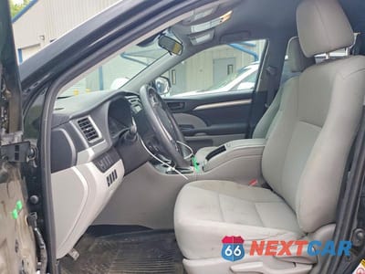 Zdjęcie 7 z 13 samochodu: 2018 TOYOTA HIGHLANDER LE VIN:5TDBZRFH9JS879318 - miniatura