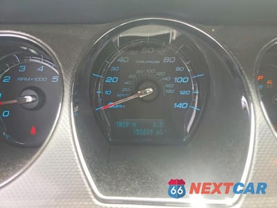 Zdjęcie 9 z 12 samochodu: 2010 FORD TAURUS SEL VIN:1FAHP2EW4AG115545 - miniatura