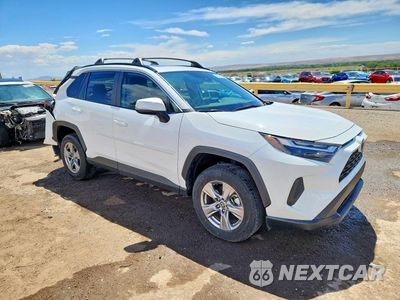 Czwarte zdjęcie samochodu z boku: 2023 TOYOTA RAV4 XLE VIN:2T3P1RFV2PC349803 - miniatura
