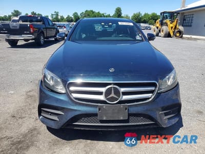 Piąte zdjęcie samochodu w środku: 2017 MERCEDES-BENZ E 300 4MATIC VIN:WDDZF4KBXHA025740 - miniatura