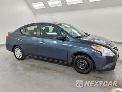 Czwarte zdjęcie samochodu z boku: 2015 NISSAN VERSA 1.6 SV VIN:3N1CN7AP4FL905679 - miniatura